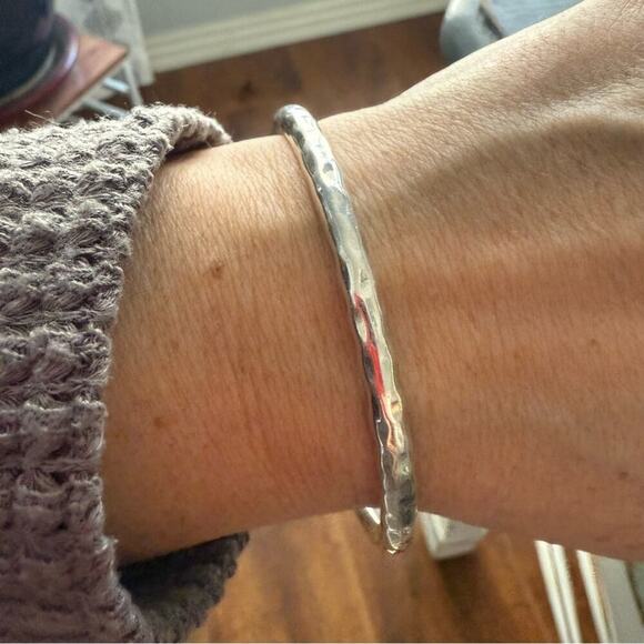 Silpada Hammered 5mm Silver Bangle Bracelet - Picture 7 of 11